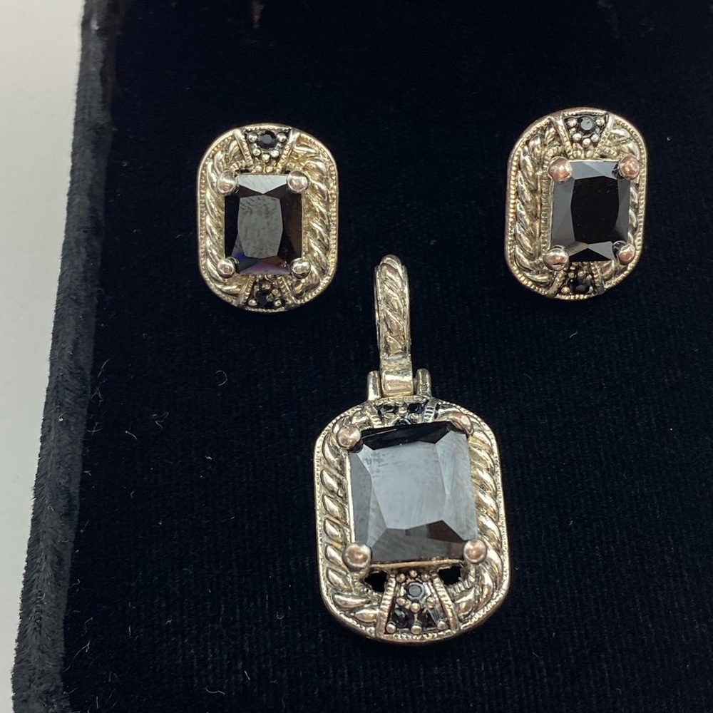Black And Silver Pendant With Matching Earrings